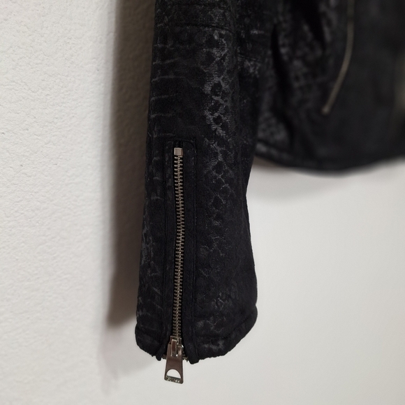 Guess Black Streetwear Embossed Faux Suede Soft Fur Animal Print Moto Jacket L - Picture 3 of 9